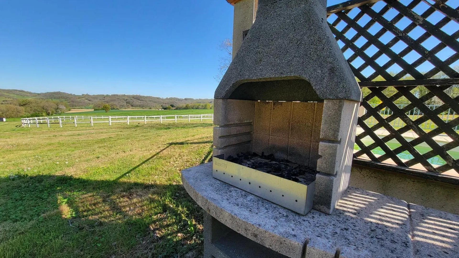 Maison Dans Gite Domaine Rey Loubersan 法国