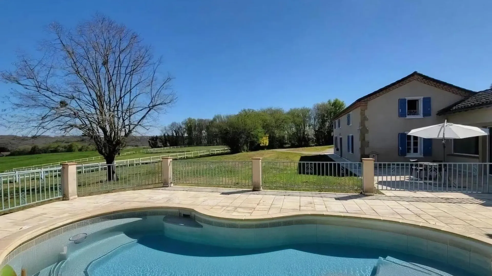 公寓 Maison Dans Gite Domaine Rey Loubersan 法国